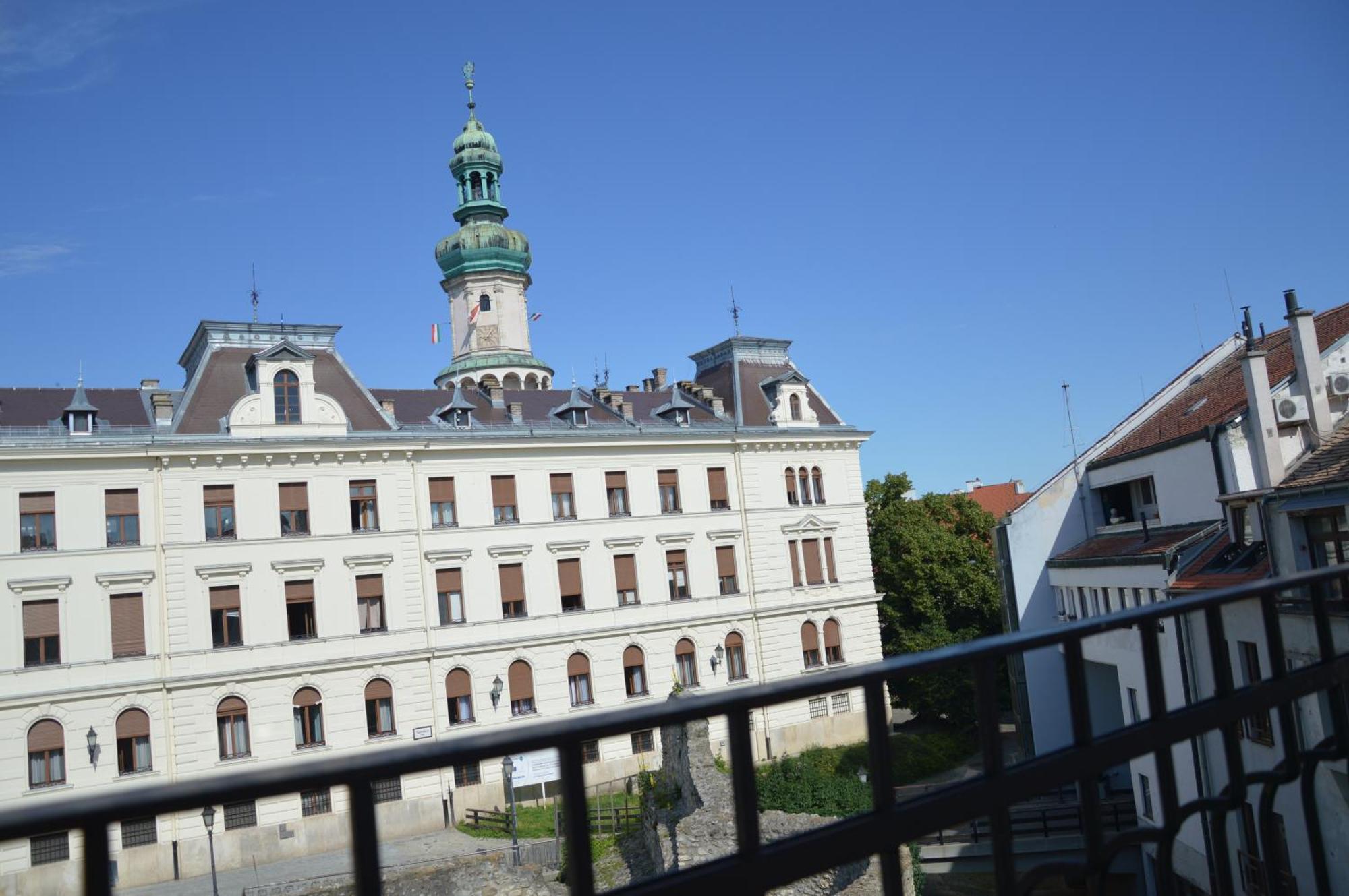 V62 Studio Apartments- Downtown Sopron Exterior photo